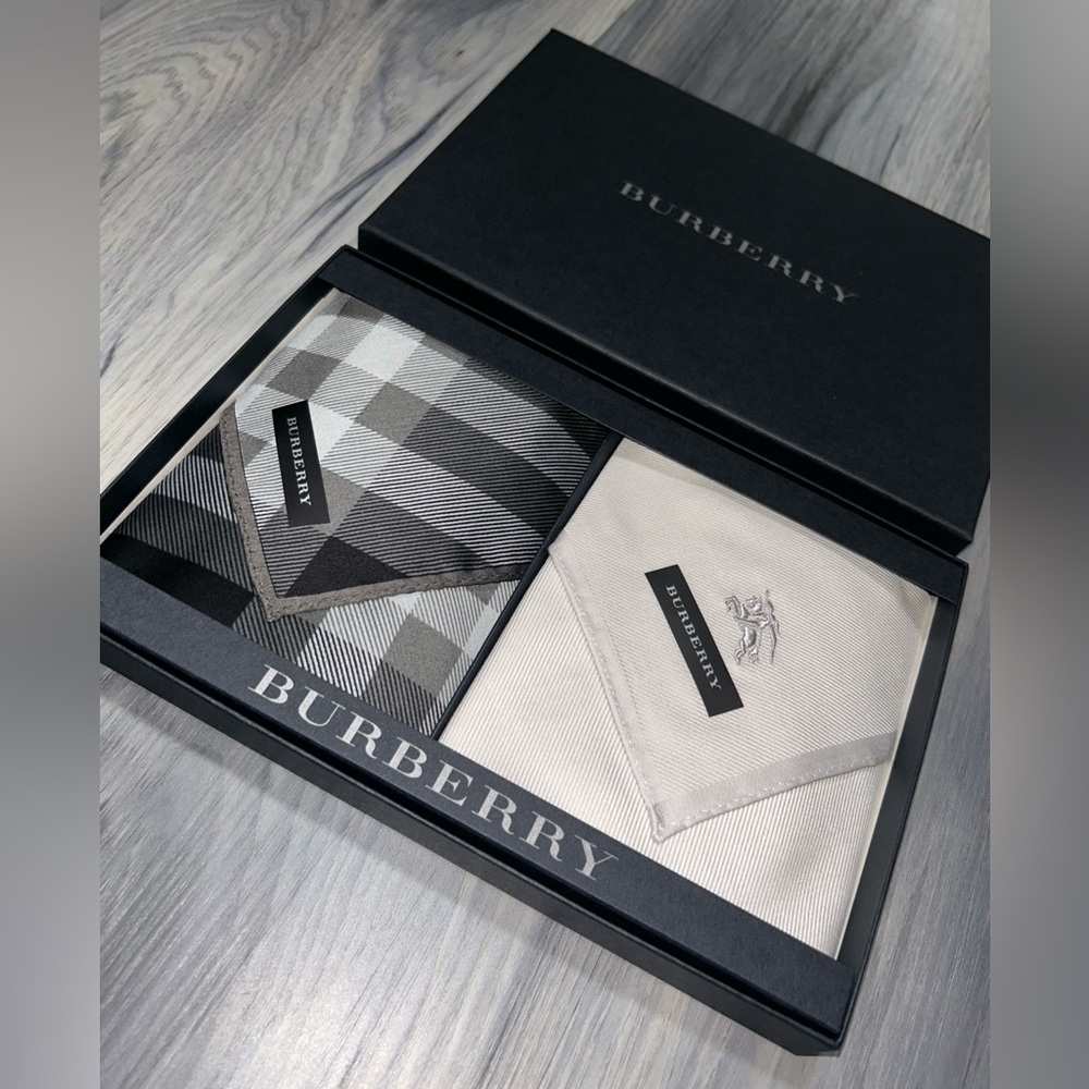 Burberry Monochrome Check & White Cotton Handkerchief Set of 2 - New in Box - Picture 2 of 11
